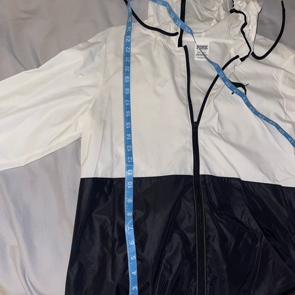 PINK Windbreaker - Picture 9 of 9